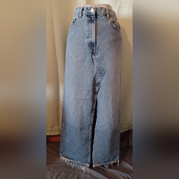 Zara Dresses & Skirts - 🍒 Zara Classic Blue Denim A-line Skirt